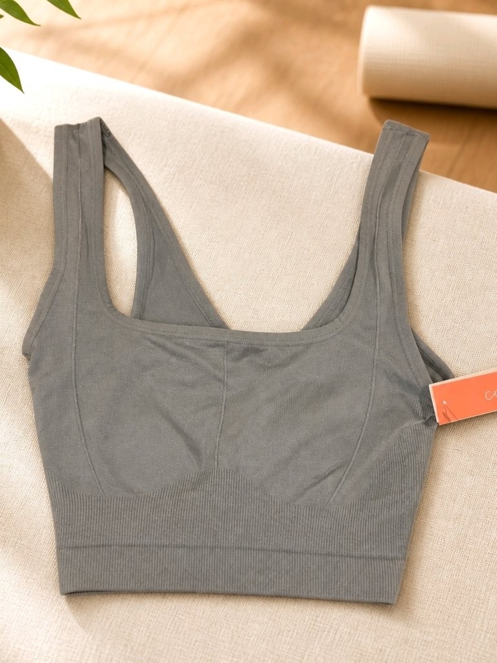 Colsie Ribbed Seamless Scoop Sports Bra in Gray